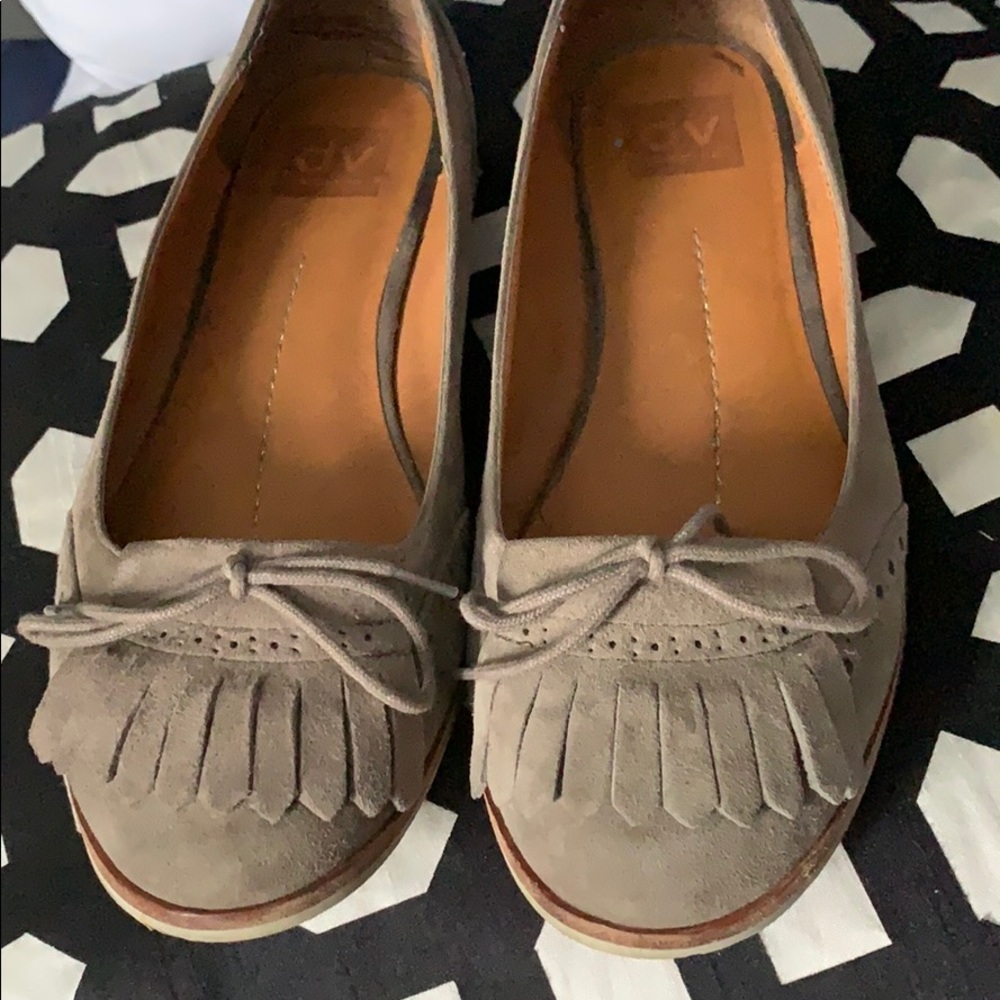 DV by Dolce Vita Gray Oxford style Flats